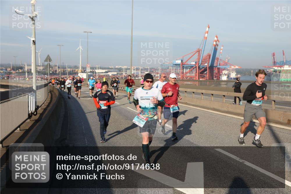 03.10.2025 - Köhlbrandbrückenlauf Yannick Fuchs http://msf.ph/oto/9174638 03.10.2025 08:43:35 Position 2 3280, 1402 meine-sportfotos.de