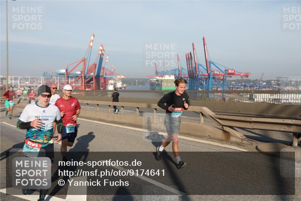03.10.2025 - Köhlbrandbrückenlauf Yannick Fuchs http://msf.ph/oto/9174641 03.10.2025 08:43:35 Position 2 3280 meine-sportfotos.de