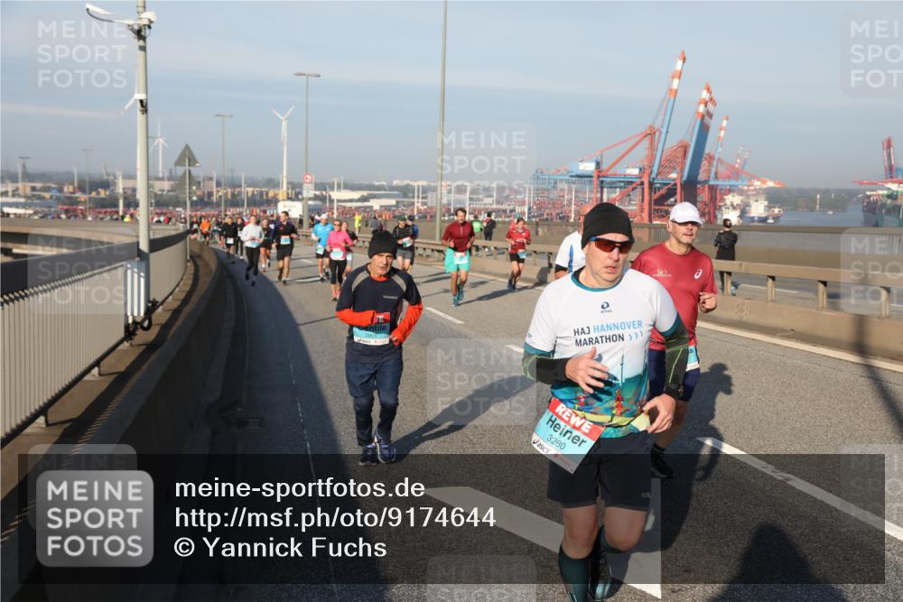 03.10.2025 - Köhlbrandbrückenlauf Yannick Fuchs http://msf.ph/oto/9174644 03.10.2025 08:43:35 Position 2 3280 meine-sportfotos.de