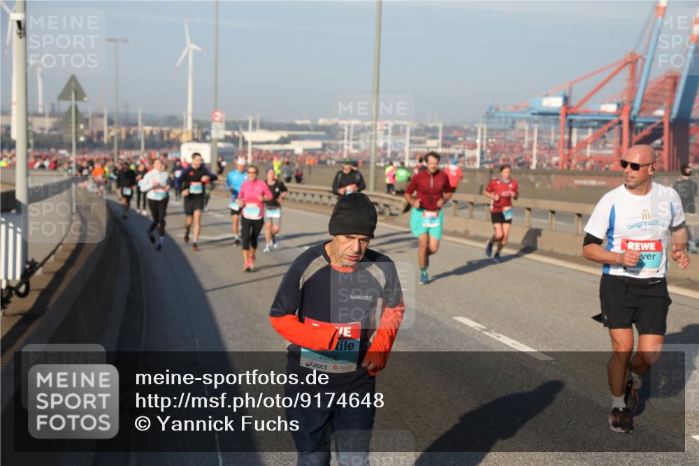 03.10.2025 - Köhlbrandbrückenlauf Yannick Fuchs http://msf.ph/oto/9174648 03.10.2025 08:43:36 Position 2 2805 meine-sportfotos.de