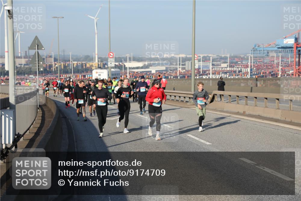 03.10.2025 - Köhlbrandbrückenlauf Yannick Fuchs http://msf.ph/oto/9174709 03.10.2025 08:43:45 Position 2 500 meine-sportfotos.de