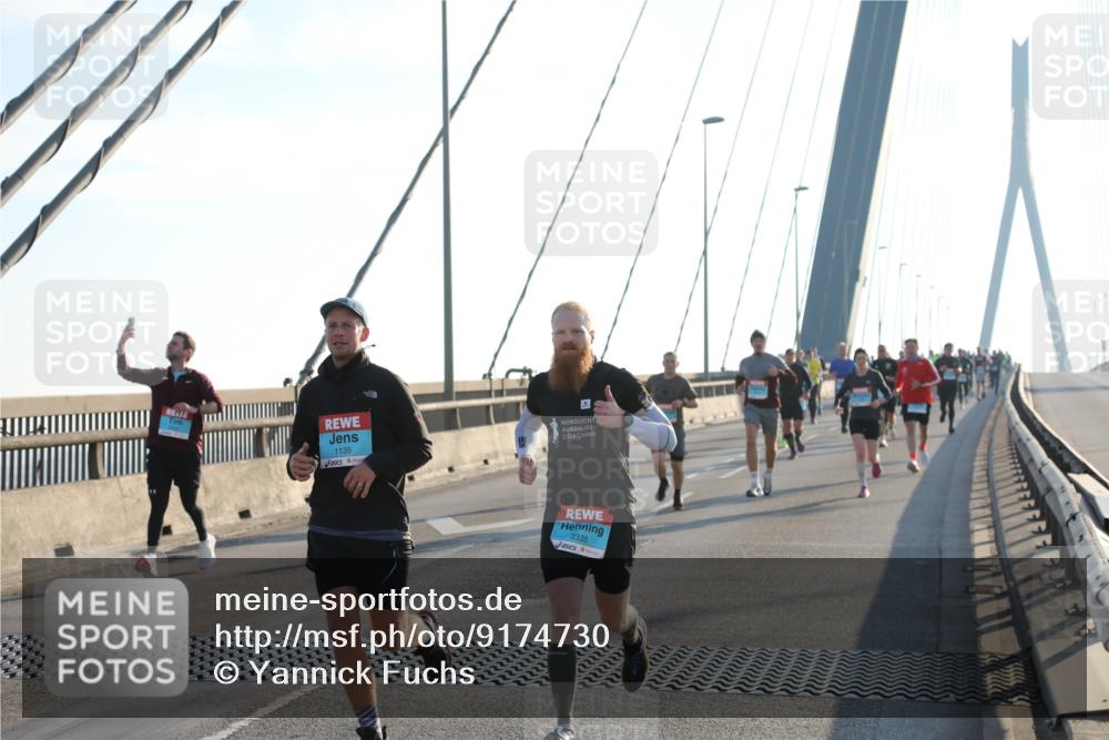 03.10.2025 - Köhlbrandbrückenlauf Yannick Fuchs http://msf.ph/oto/9174730 03.10.2025 08:23:05 Position 1 1135, 3335 meine-sportfotos.de