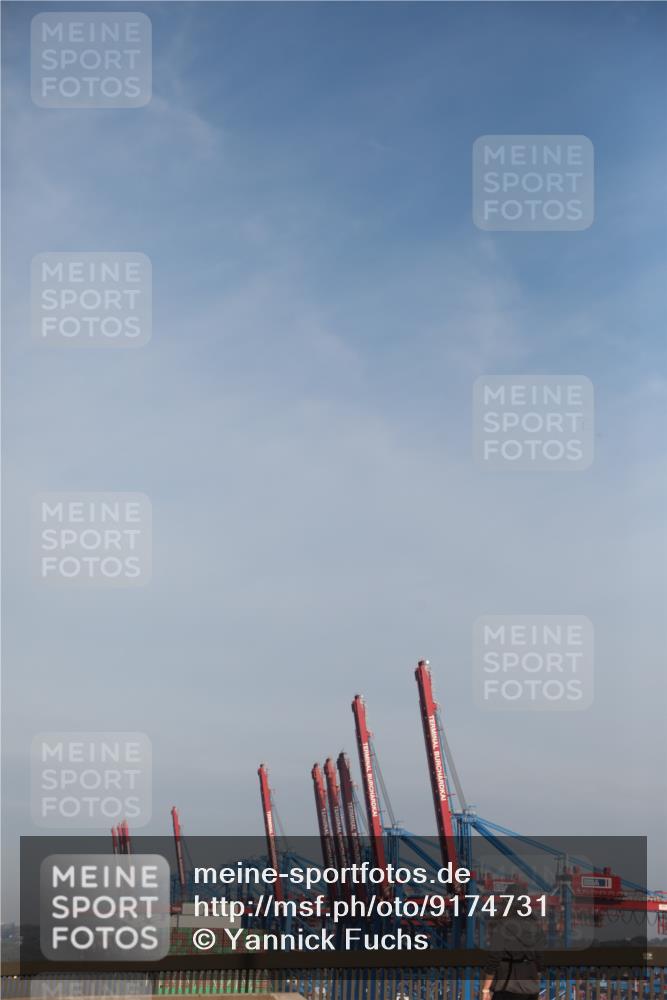 03.10.2025 - Köhlbrandbrückenlauf Yannick Fuchs http://msf.ph/oto/9174731 03.10.2025 08:43:48 Position 2  meine-sportfotos.de