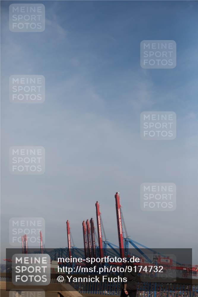 03.10.2025 - Köhlbrandbrückenlauf Yannick Fuchs http://msf.ph/oto/9174732 03.10.2025 08:43:48 Position 2 74114 meine-sportfotos.de