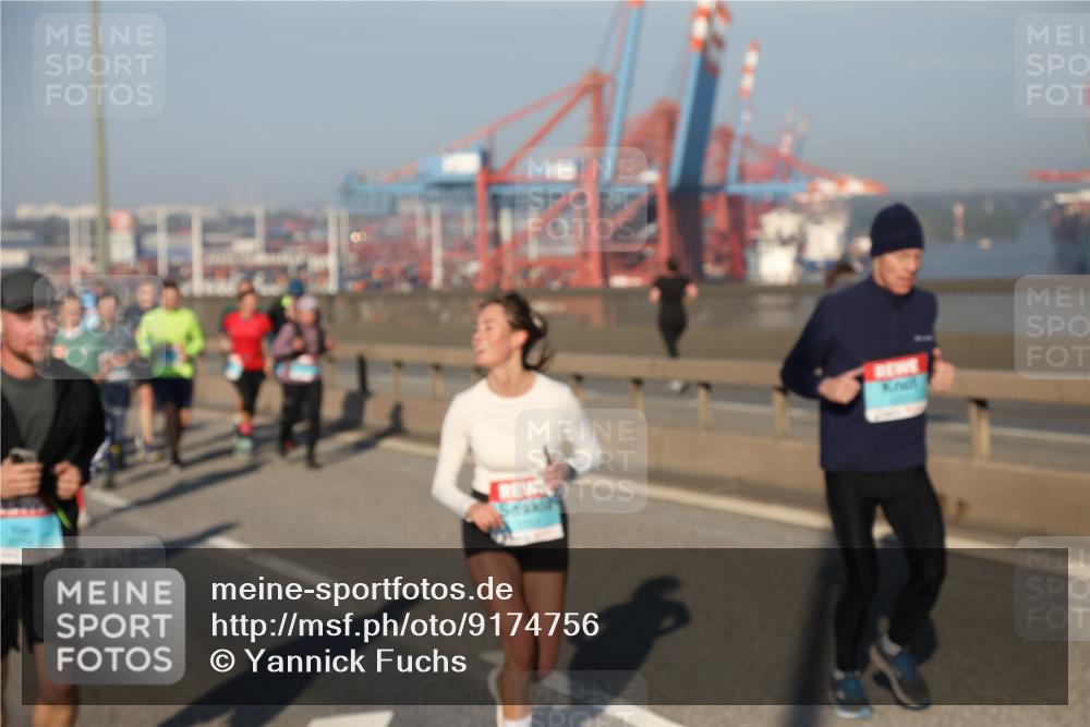 03.10.2025 - Köhlbrandbrückenlauf Yannick Fuchs http://msf.ph/oto/9174756 03.10.2025 08:43:54 Position 2  meine-sportfotos.de