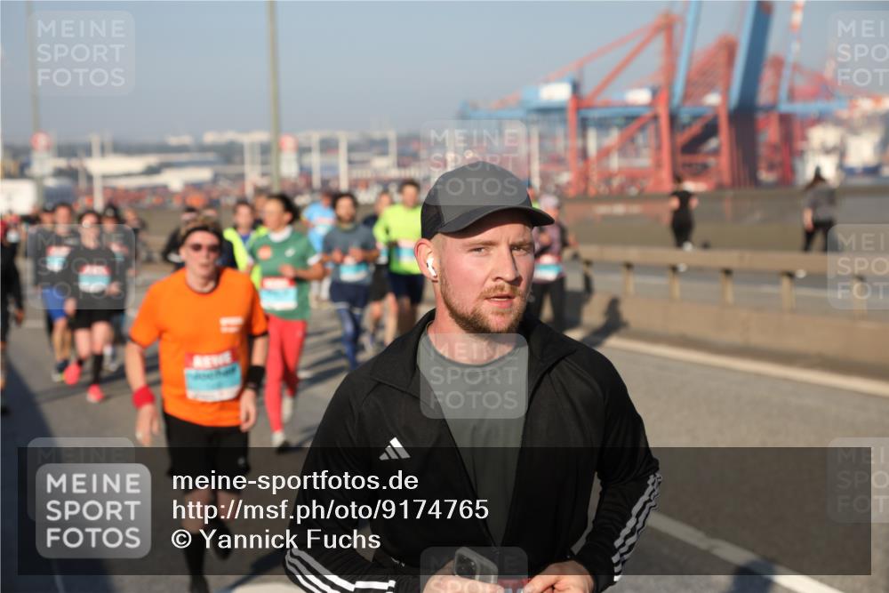 03.10.2025 - Köhlbrandbrückenlauf Yannick Fuchs http://msf.ph/oto/9174765 03.10.2025 08:43:55 Position 2  meine-sportfotos.de