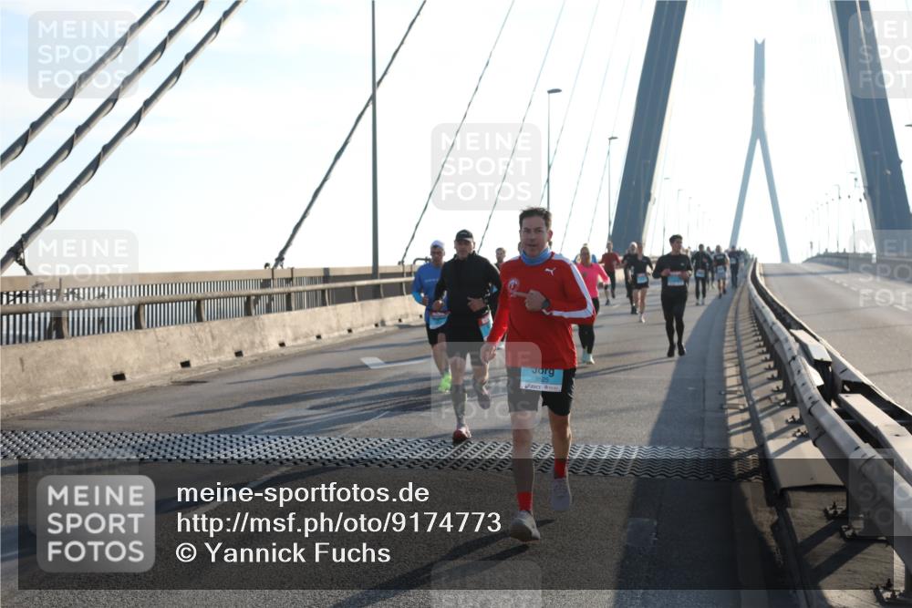 03.10.2025 - Köhlbrandbrückenlauf Yannick Fuchs http://msf.ph/oto/9174773 03.10.2025 08:23:10 Position 1 3525 meine-sportfotos.de