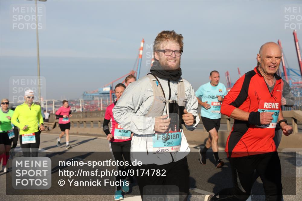 03.10.2025 - Köhlbrandbrückenlauf Yannick Fuchs http://msf.ph/oto/9174782 03.10.2025 08:44:11 Position 2 1355, 2890, 3128 meine-sportfotos.de