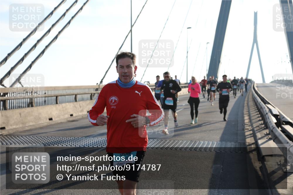03.10.2025 - Köhlbrandbrückenlauf Yannick Fuchs http://msf.ph/oto/9174787 03.10.2025 08:23:11 Position 1 3525 meine-sportfotos.de