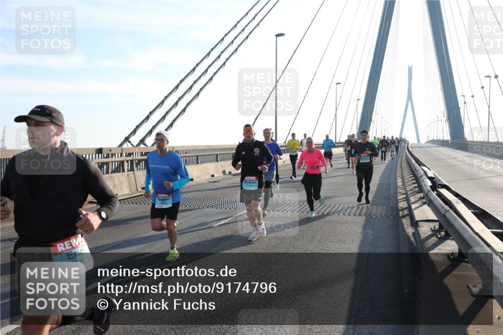 03.10.2025 - Köhlbrandbrückenlauf Yannick Fuchs http://msf.ph/oto/9174796 03.10.2025 08:23:13 Position 1 2709 meine-sportfotos.de