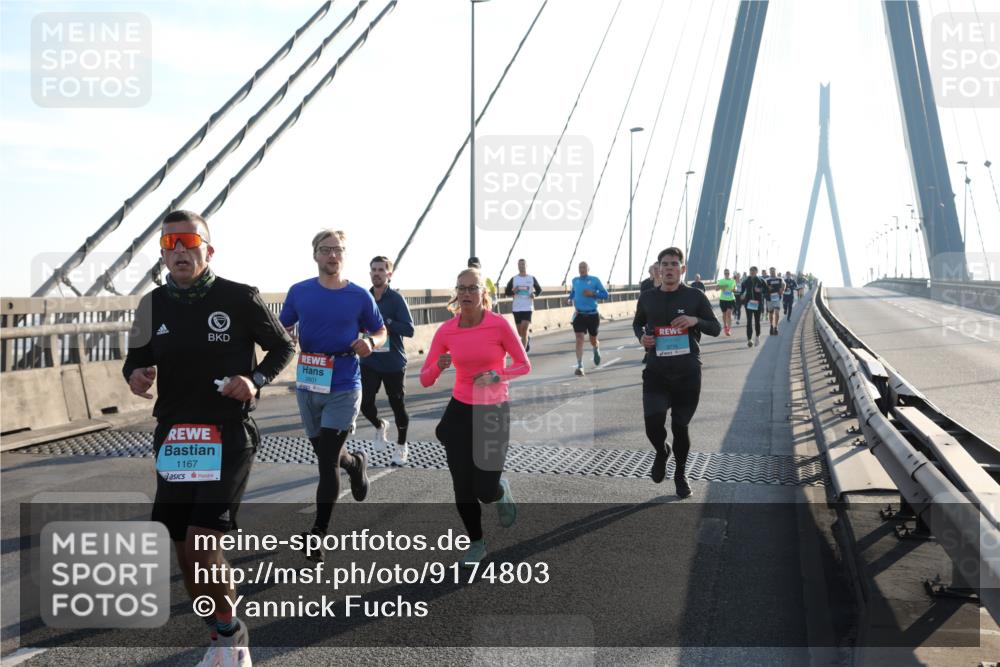 03.10.2025 - Köhlbrandbrückenlauf Yannick Fuchs http://msf.ph/oto/9174803 03.10.2025 08:23:14 Position 1 2801, 1167 meine-sportfotos.de