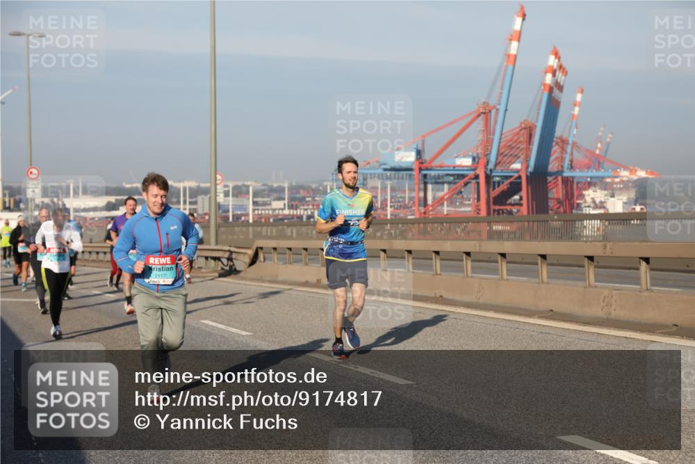 03.10.2025 - Köhlbrandbrückenlauf Yannick Fuchs http://msf.ph/oto/9174817 03.10.2025 08:44:18 Position 2 2117 meine-sportfotos.de