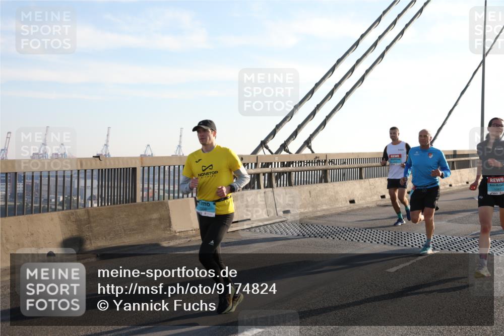 03.10.2025 - Köhlbrandbrückenlauf Yannick Fuchs http://msf.ph/oto/9174824 03.10.2025 08:23:16 Position 1 3332, 1087 meine-sportfotos.de