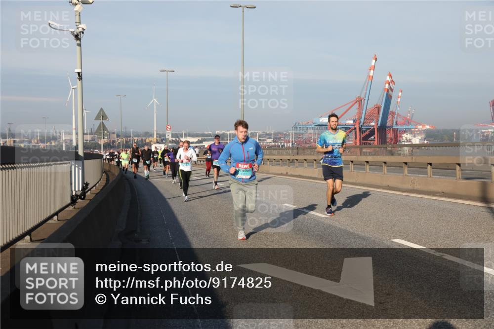 03.10.2025 - Köhlbrandbrückenlauf Yannick Fuchs http://msf.ph/oto/9174825 03.10.2025 08:44:18 Position 2 2117 meine-sportfotos.de