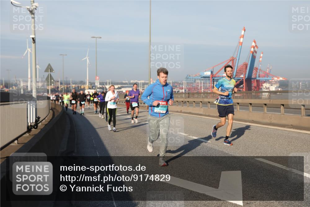 03.10.2025 - Köhlbrandbrückenlauf Yannick Fuchs http://msf.ph/oto/9174829 03.10.2025 08:44:19 Position 2 2117 meine-sportfotos.de