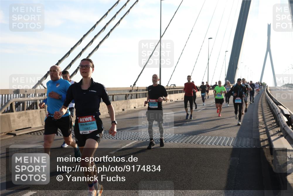 03.10.2025 - Köhlbrandbrückenlauf Yannick Fuchs http://msf.ph/oto/9174834 03.10.2025 08:23:17 Position 1 1087, 3211 meine-sportfotos.de