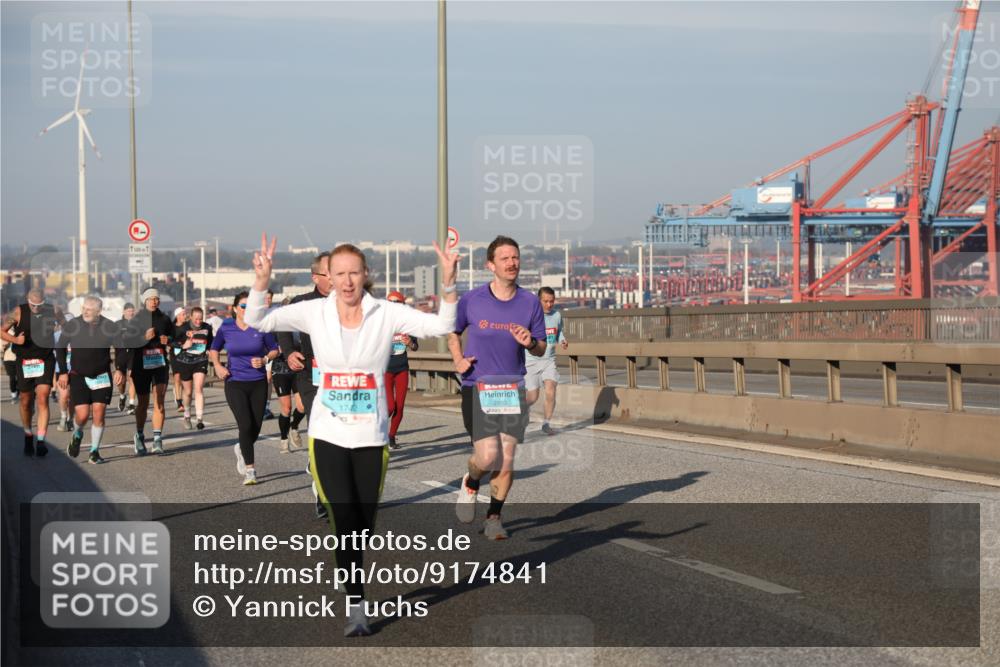 03.10.2025 - Köhlbrandbrückenlauf Yannick Fuchs http://msf.ph/oto/9174841 03.10.2025 08:44:20 Position 2  meine-sportfotos.de