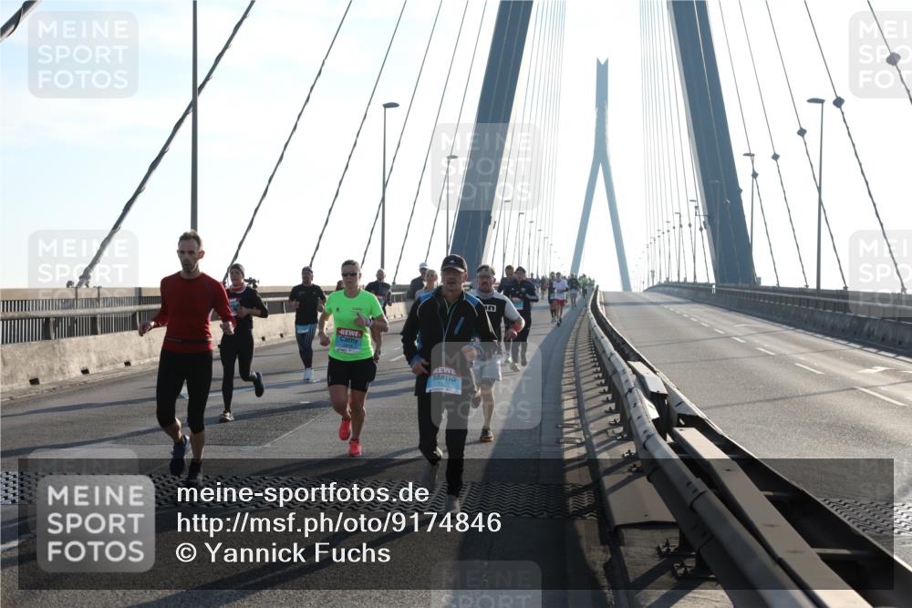 03.10.2025 - Köhlbrandbrückenlauf Yannick Fuchs http://msf.ph/oto/9174846 03.10.2025 08:23:19 Position 1  meine-sportfotos.de