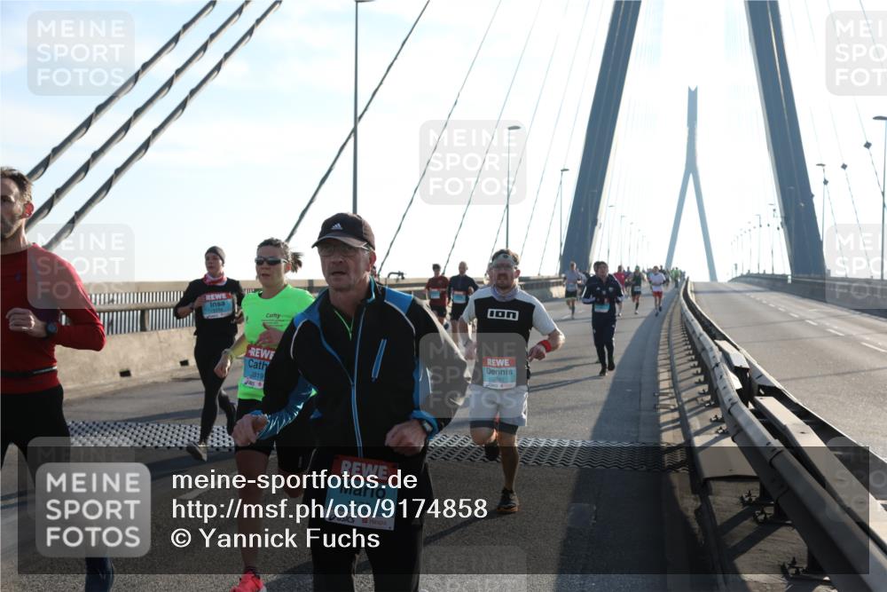 03.10.2025 - Köhlbrandbrückenlauf Yannick Fuchs http://msf.ph/oto/9174858 03.10.2025 08:23:20 Position 1 2819, 1175 meine-sportfotos.de