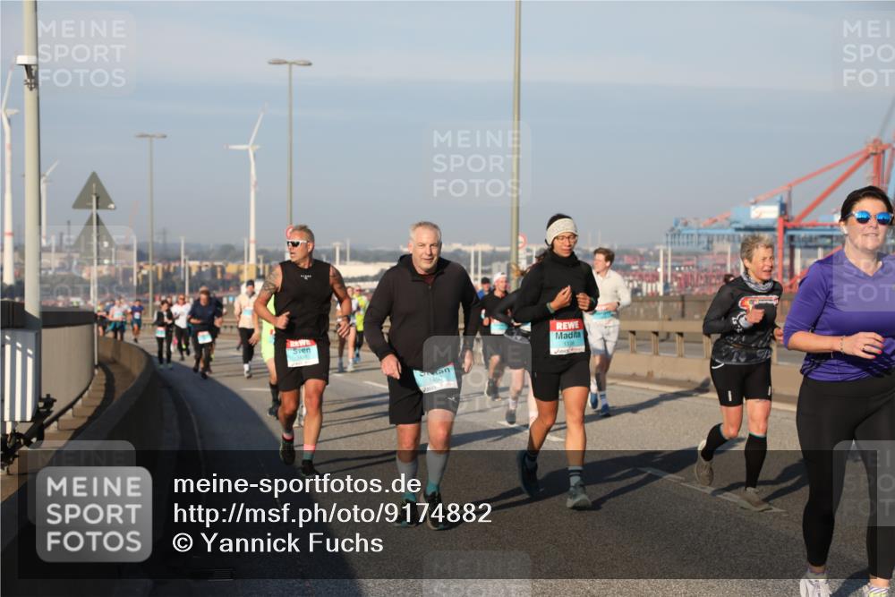 03.10.2025 - Köhlbrandbrückenlauf Yannick Fuchs http://msf.ph/oto/9174882 03.10.2025 08:44:26 Position 2 1450 meine-sportfotos.de