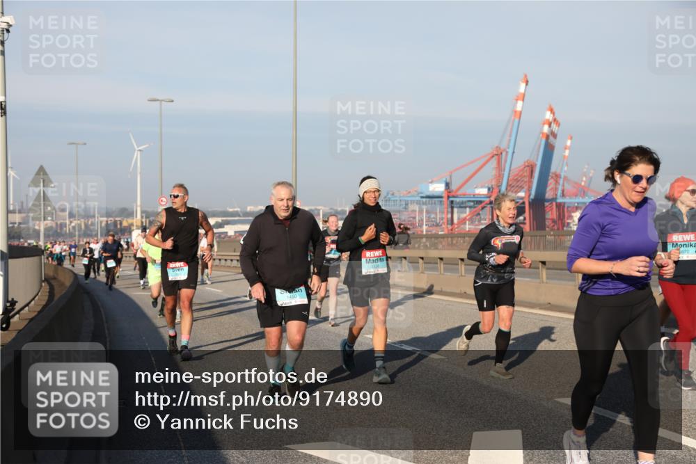 03.10.2025 - Köhlbrandbrückenlauf Yannick Fuchs http://msf.ph/oto/9174890 03.10.2025 08:44:27 Position 2 1450, 1338, 670 meine-sportfotos.de