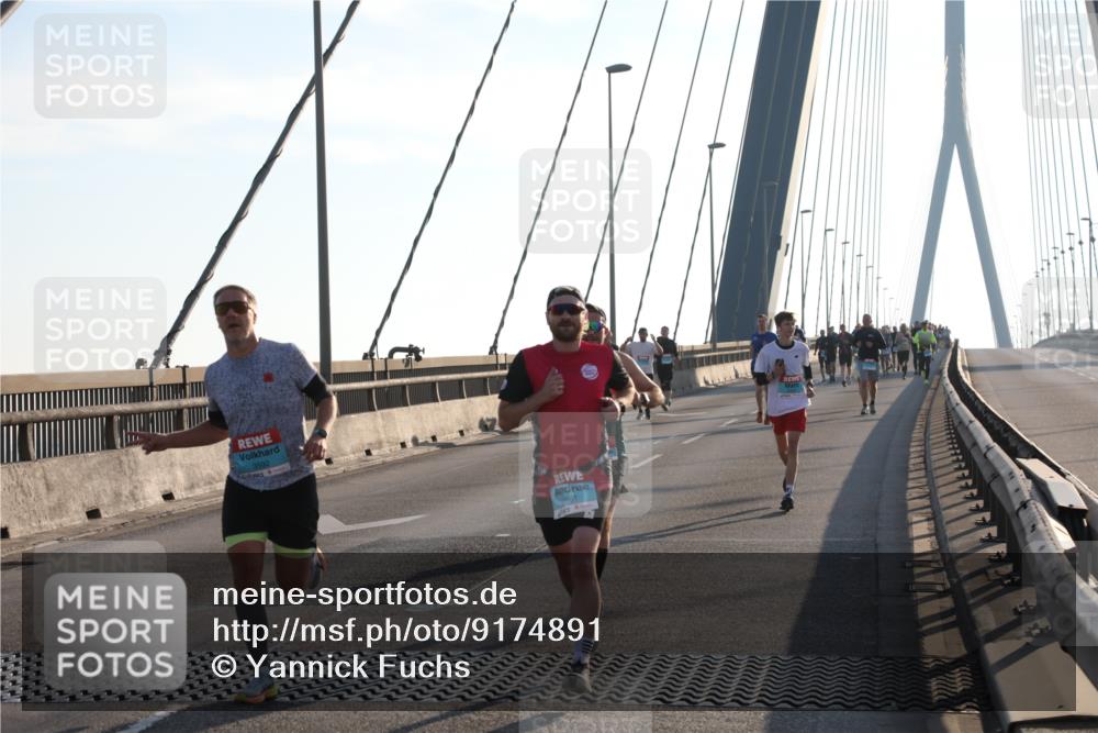 03.10.2025 - Köhlbrandbrückenlauf Yannick Fuchs http://msf.ph/oto/9174891 03.10.2025 08:23:27 Position 1 1961 meine-sportfotos.de