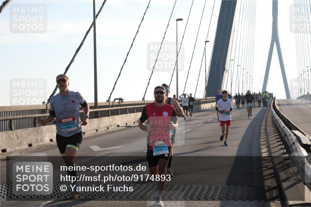 03.10.2025 - Köhlbrandbrückenlauf Yannick Fuchs http://msf.ph/oto/9174893 03.10.2025 08:23:27 Position 1 3592, 2961 meine-sportfotos.de