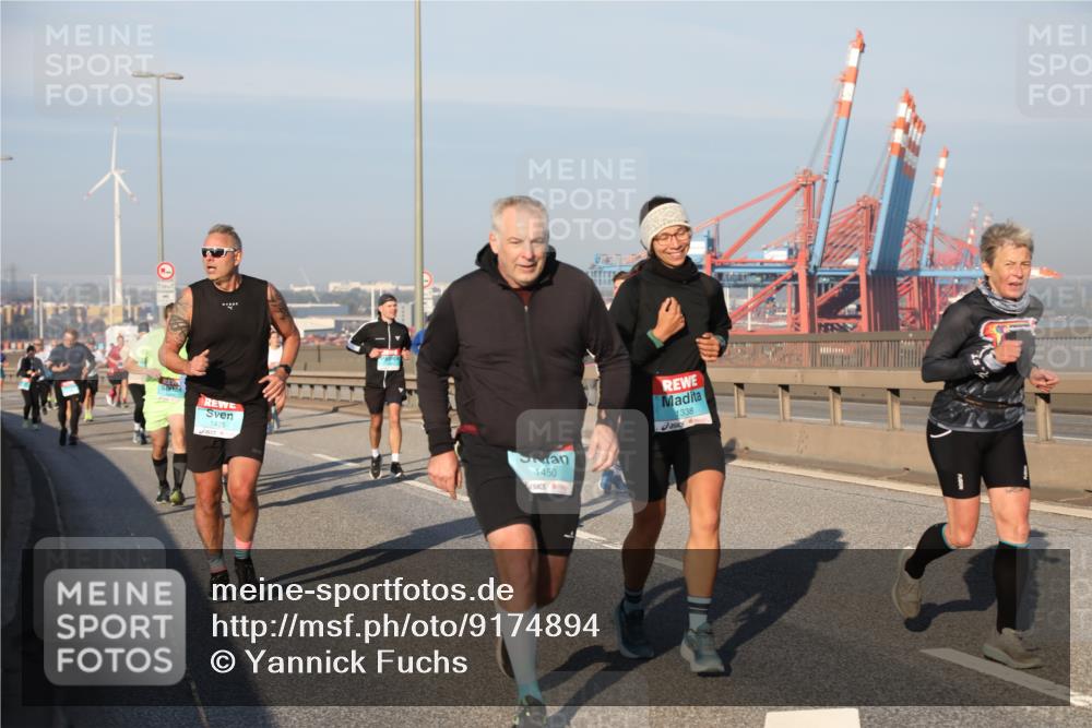 03.10.2025 - Köhlbrandbrückenlauf Yannick Fuchs http://msf.ph/oto/9174894 03.10.2025 08:44:27 Position 2 1435, 1450, 1338 meine-sportfotos.de