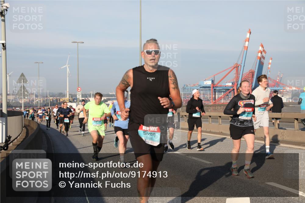 03.10.2025 - Köhlbrandbrückenlauf Yannick Fuchs http://msf.ph/oto/9174913 03.10.2025 08:44:29 Position 2 1435 meine-sportfotos.de