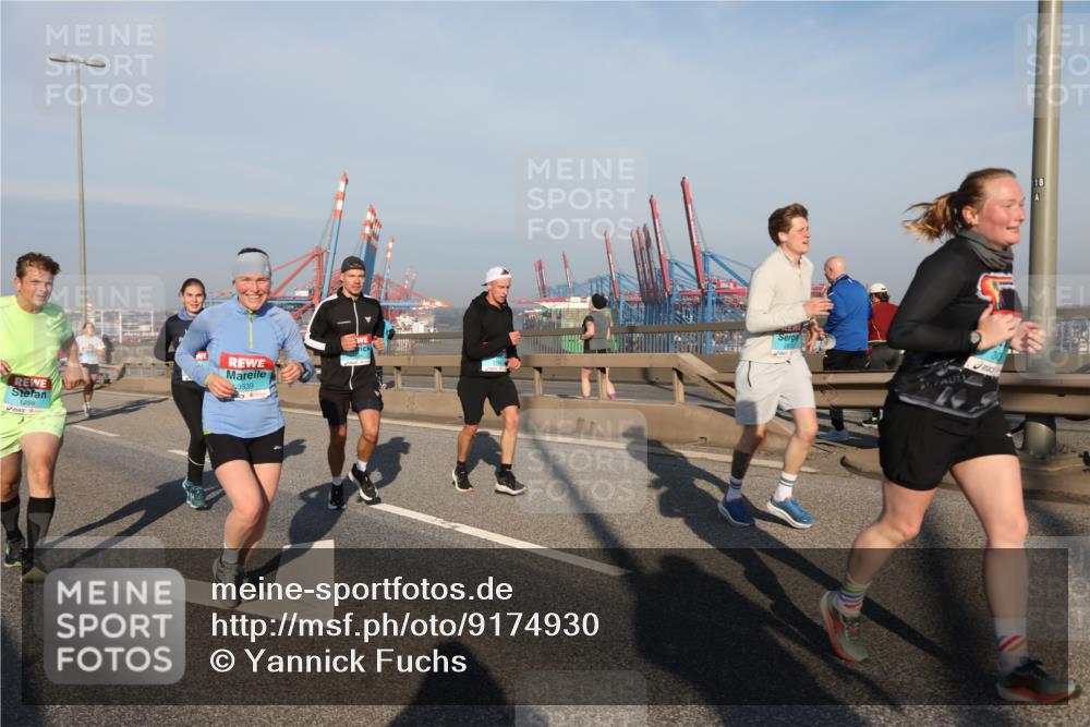 03.10.2025 - Köhlbrandbrückenlauf Yannick Fuchs http://msf.ph/oto/9174930 03.10.2025 08:44:31 Position 2 1259, 3539, 18 meine-sportfotos.de