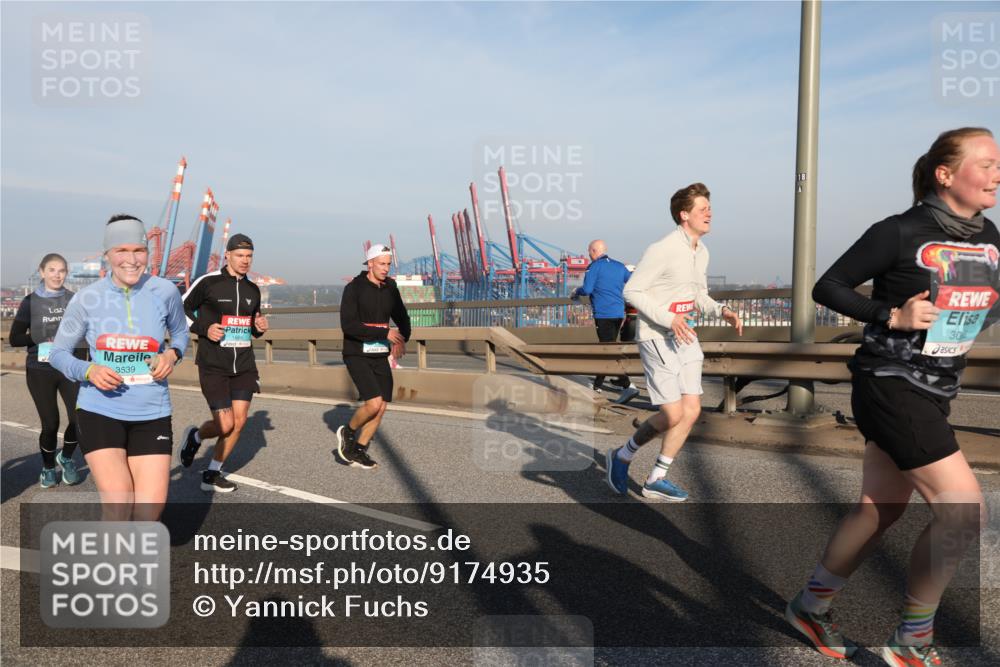 03.10.2025 - Köhlbrandbrückenlauf Yannick Fuchs http://msf.ph/oto/9174935 03.10.2025 08:44:32 Position 2 3539, 18, 306 meine-sportfotos.de