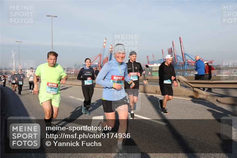 03.10.2025 - Köhlbrandbrückenlauf Yannick Fuchs http://msf.ph/oto/9174936 03.10.2025 08:44:32 Position 2 1259, 3743 meine-sportfotos.de