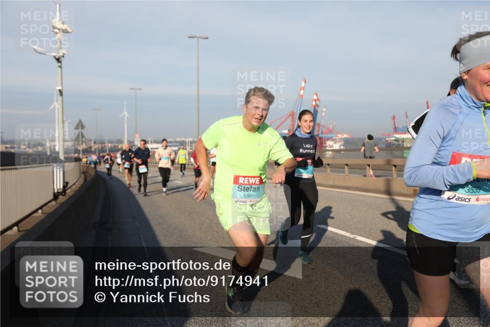 03.10.2025 - Köhlbrandbrückenlauf Yannick Fuchs http://msf.ph/oto/9174941 03.10.2025 08:44:33 Position 2 1259, 3539 meine-sportfotos.de