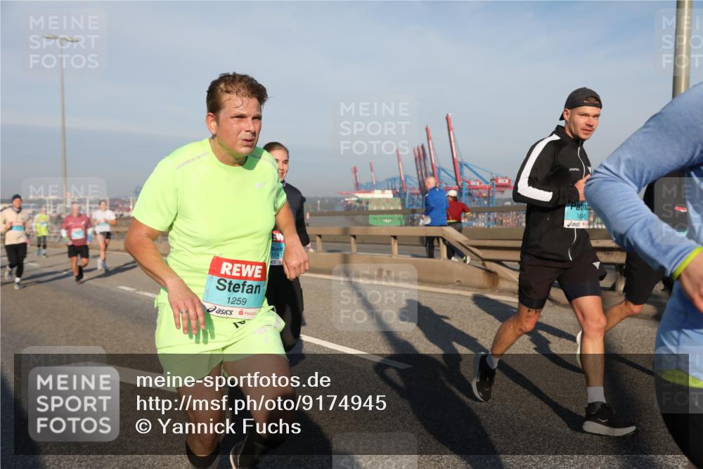 03.10.2025 - Köhlbrandbrückenlauf Yannick Fuchs http://msf.ph/oto/9174945 03.10.2025 08:44:33 Position 2 1259, 1886 meine-sportfotos.de