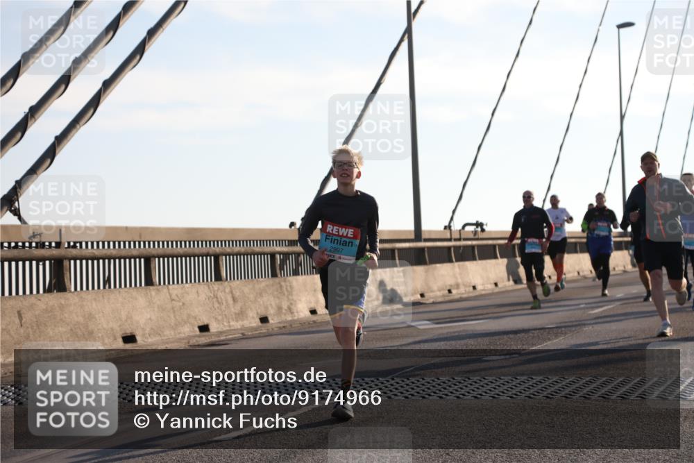 03.10.2025 - Köhlbrandbrückenlauf Yannick Fuchs http://msf.ph/oto/9174966 03.10.2025 08:23:40 Position 1 2997 meine-sportfotos.de