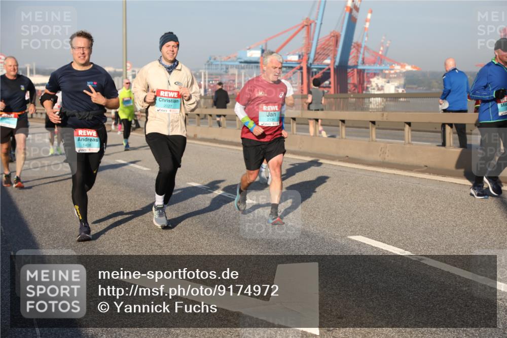 03.10.2025 - Köhlbrandbrückenlauf Yannick Fuchs http://msf.ph/oto/9174972 03.10.2025 08:44:35 Position 2 1408, 2027, 2134 meine-sportfotos.de