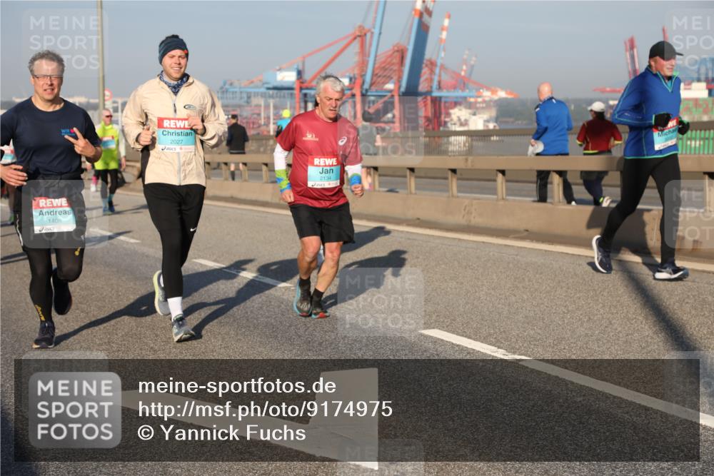 03.10.2025 - Köhlbrandbrückenlauf Yannick Fuchs http://msf.ph/oto/9174975 03.10.2025 08:44:35 Position 2 1408, 2027, 2134 meine-sportfotos.de