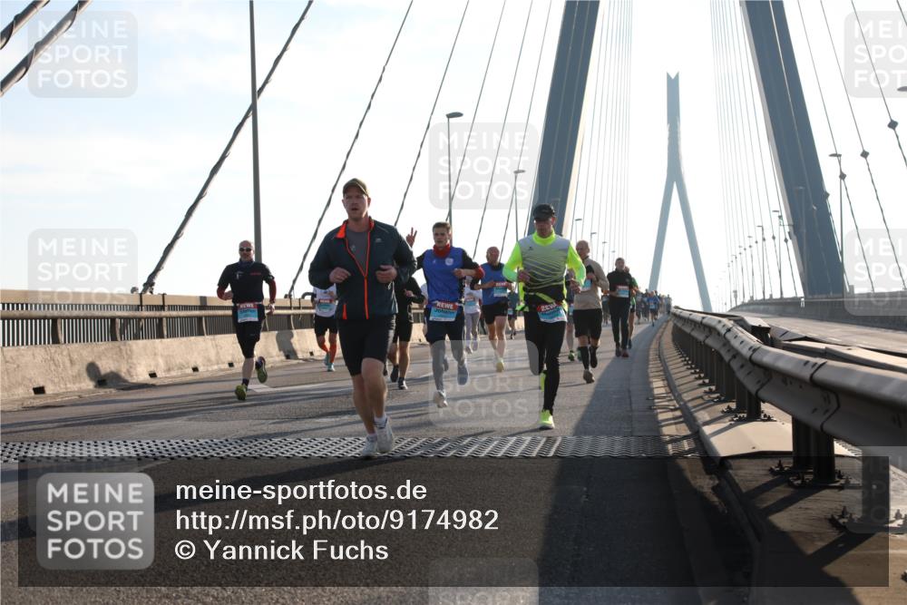 03.10.2025 - Köhlbrandbrückenlauf Yannick Fuchs http://msf.ph/oto/9174982 03.10.2025 08:23:41 Position 1  meine-sportfotos.de
