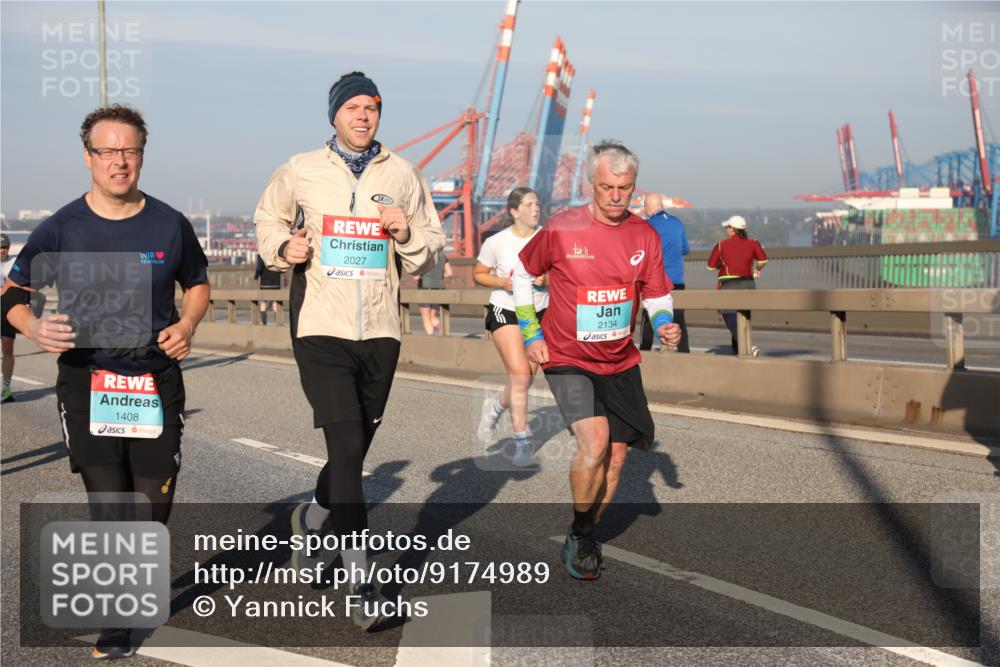 03.10.2025 - Köhlbrandbrückenlauf Yannick Fuchs http://msf.ph/oto/9174989 03.10.2025 08:44:36 Position 2 2027, 1408, 2134 meine-sportfotos.de