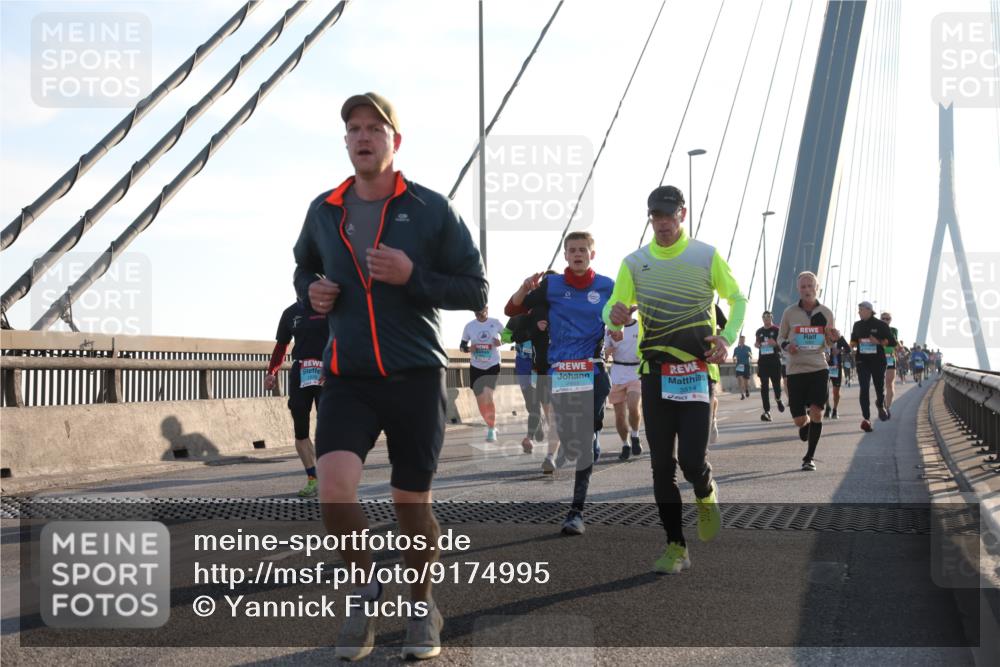 03.10.2025 - Köhlbrandbrückenlauf Yannick Fuchs http://msf.ph/oto/9174995 03.10.2025 08:23:42 Position 1 3514 meine-sportfotos.de