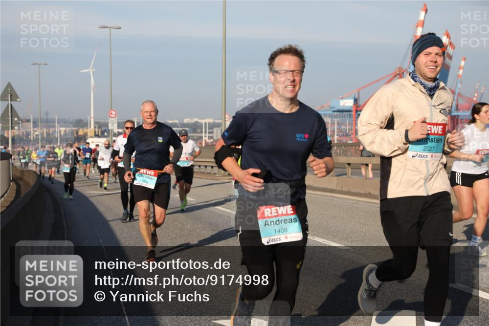 03.10.2025 - Köhlbrandbrückenlauf Yannick Fuchs http://msf.ph/oto/9174998 03.10.2025 08:44:37 Position 2 3032, 1408, 2027 meine-sportfotos.de