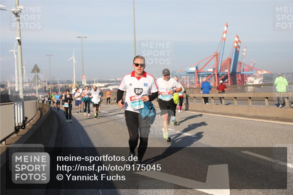 03.10.2025 - Köhlbrandbrückenlauf Yannick Fuchs http://msf.ph/oto/9175045 03.10.2025 08:44:40 Position 2 1371 meine-sportfotos.de