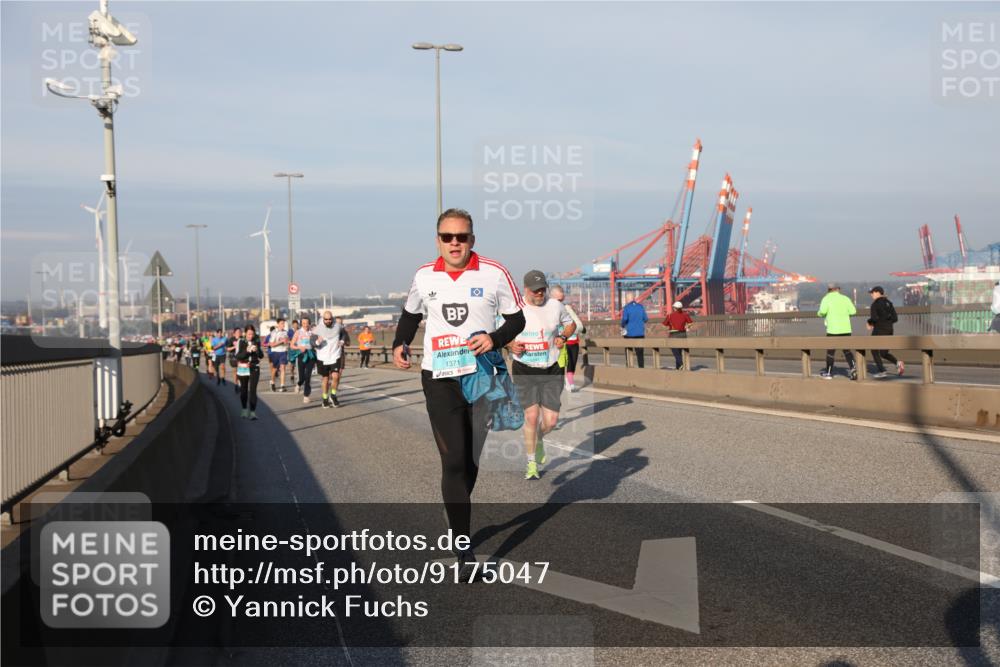 03.10.2025 - Köhlbrandbrückenlauf Yannick Fuchs http://msf.ph/oto/9175047 03.10.2025 08:44:40 Position 2 1371 meine-sportfotos.de