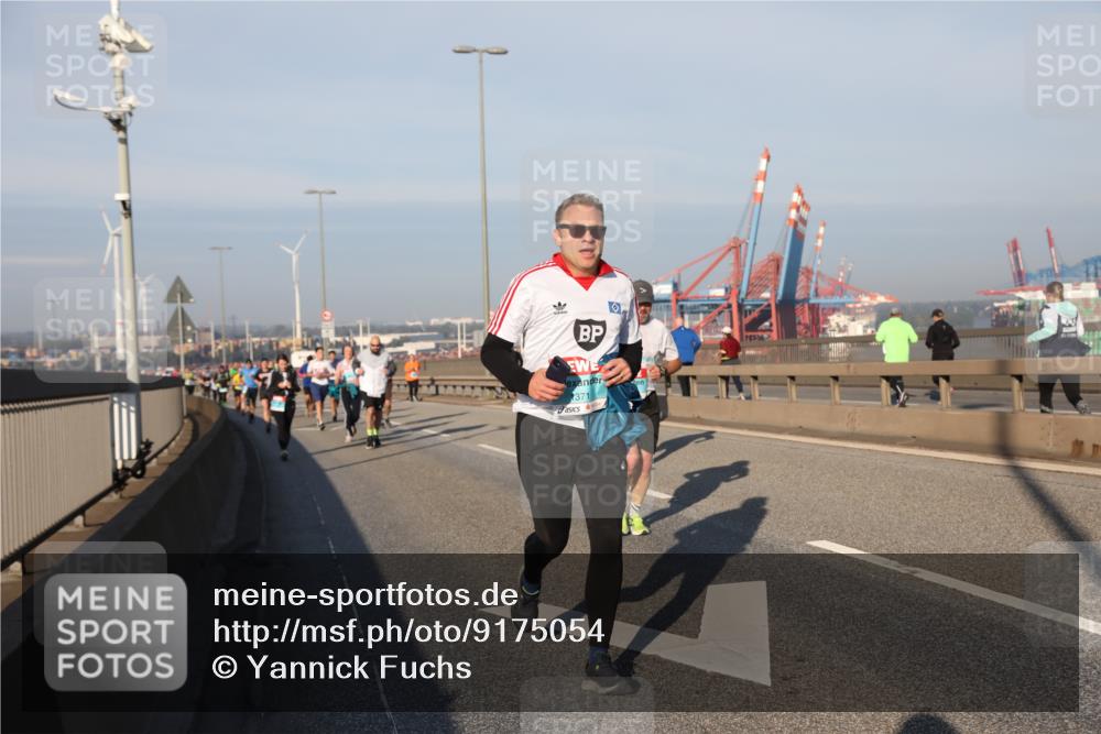 03.10.2025 - Köhlbrandbrückenlauf Yannick Fuchs http://msf.ph/oto/9175054 03.10.2025 08:44:41 Position 2 371 meine-sportfotos.de