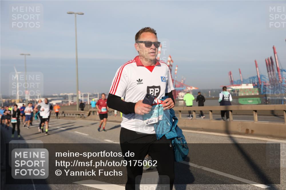 03.10.2025 - Köhlbrandbrückenlauf Yannick Fuchs http://msf.ph/oto/9175062 03.10.2025 08:44:41 Position 2 1371 meine-sportfotos.de