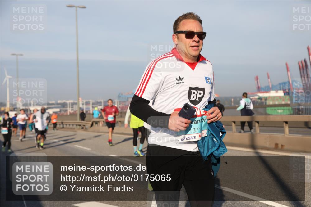 03.10.2025 - Köhlbrandbrückenlauf Yannick Fuchs http://msf.ph/oto/9175065 03.10.2025 08:44:41 Position 2 1371 meine-sportfotos.de