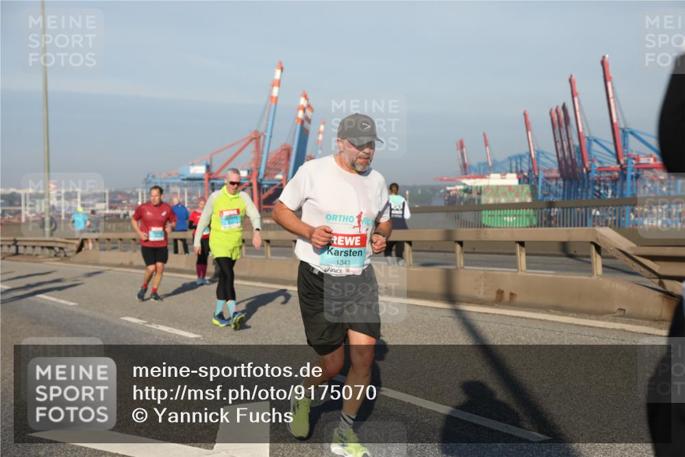 03.10.2025 - Köhlbrandbrückenlauf Yannick Fuchs http://msf.ph/oto/9175070 03.10.2025 08:44:42 Position 2 7637, 1341 meine-sportfotos.de