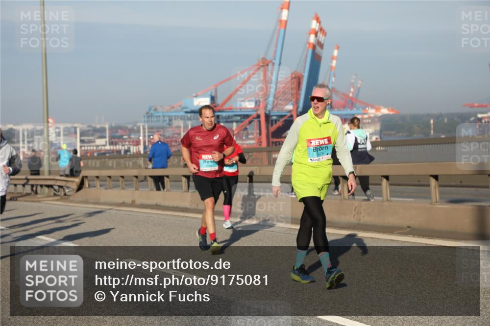 03.10.2025 - Köhlbrandbrückenlauf Yannick Fuchs http://msf.ph/oto/9175081 03.10.2025 08:44:43 Position 2 2679 meine-sportfotos.de