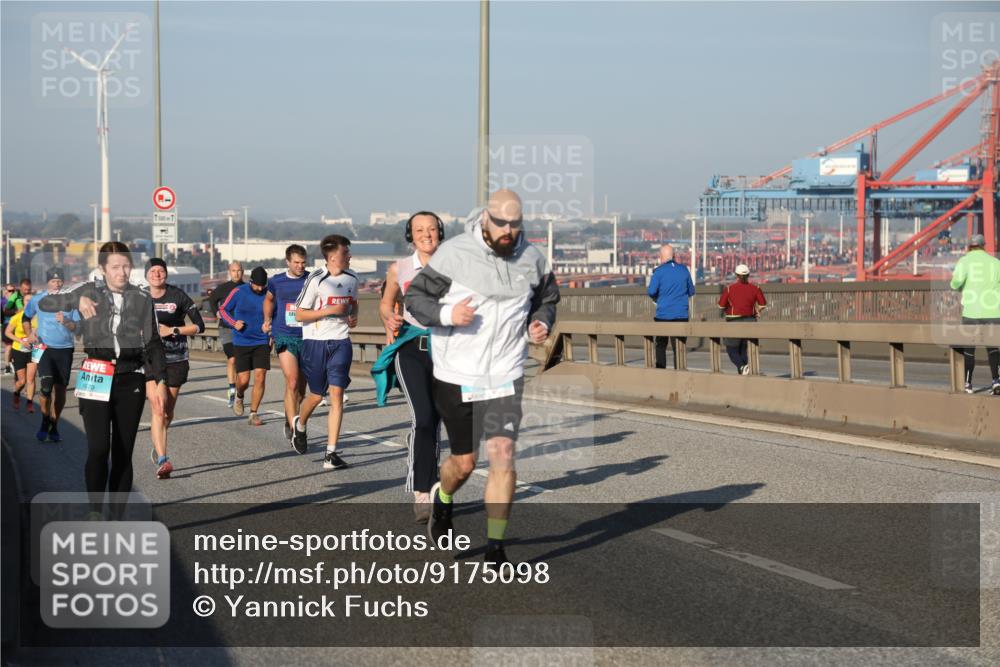 03.10.2025 - Köhlbrandbrückenlauf Yannick Fuchs http://msf.ph/oto/9175098 03.10.2025 08:44:44 Position 2 1679, 500, 1 meine-sportfotos.de