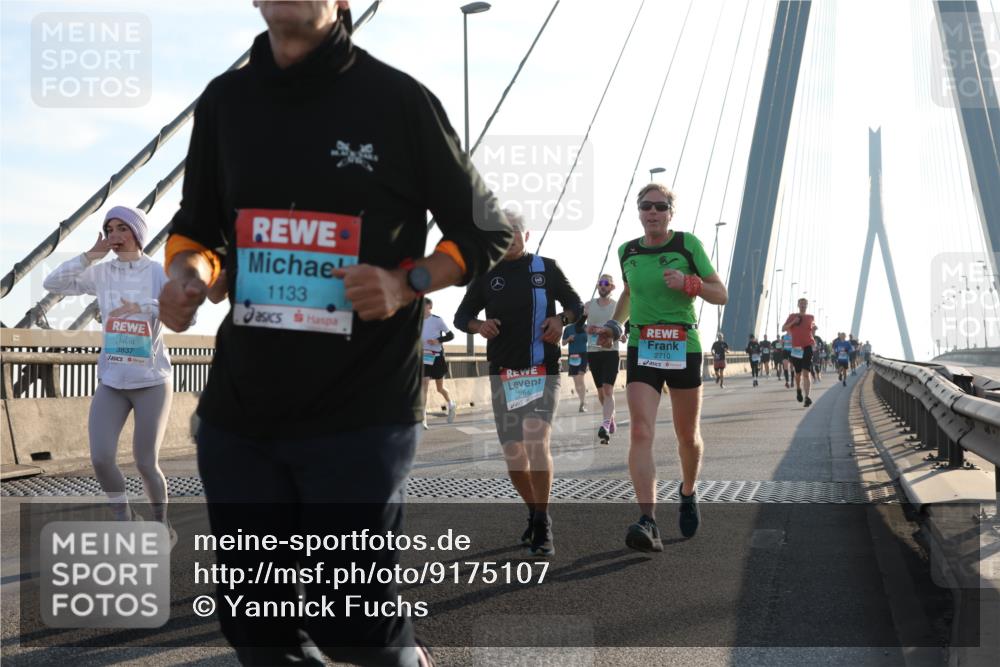 03.10.2025 - Köhlbrandbrückenlauf Yannick Fuchs http://msf.ph/oto/9175107 03.10.2025 08:23:48 Position 1 3837, 1133, 2710, 3464 meine-sportfotos.de